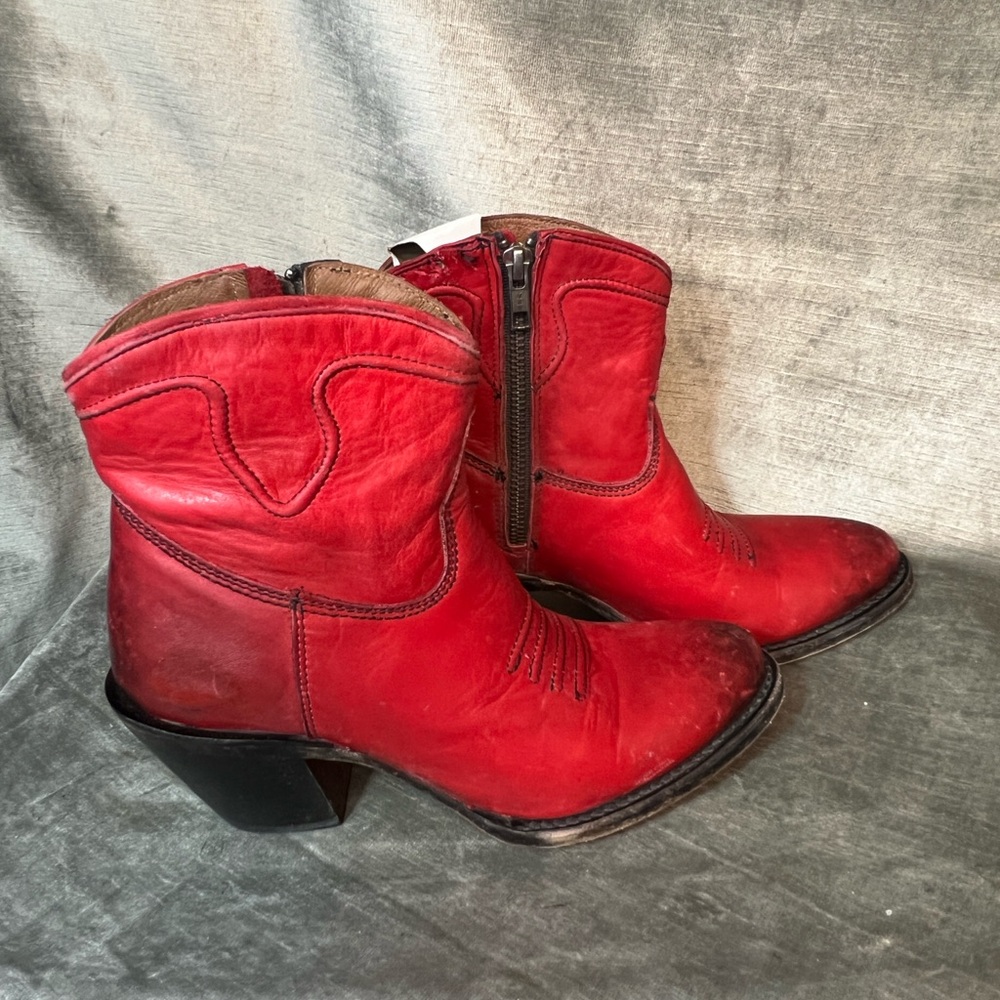 Lucchese Gwen Red Western Bootie w/Stonewash Finish. Women's Size 6.5 - Picture 3 of 14